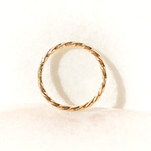 Load image into Gallery viewer, Twist Ring in 14K Yellow Gold
