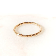 Load image into Gallery viewer, Twist Ring in 14K Yellow Gold
